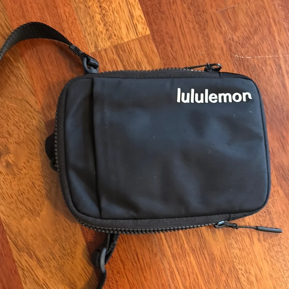 lululemon athletica Black Belt Bag - Picture 3 of 5